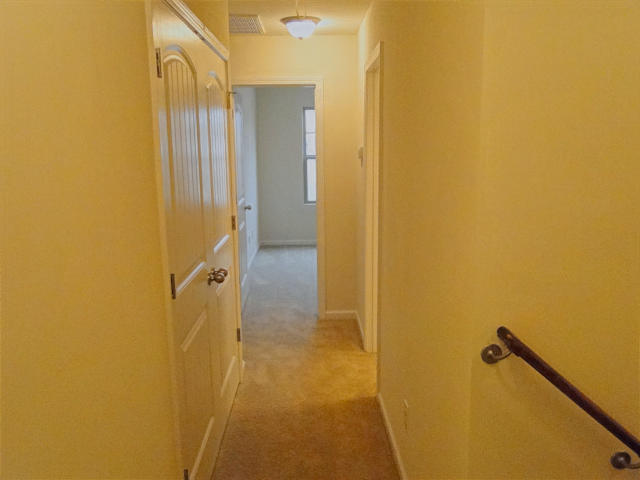 Building Photo - 62 Holly Berry Ln