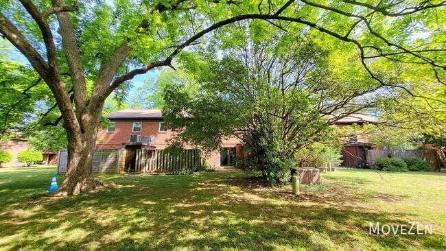 Building Photo - 5805 Nottoway Ct