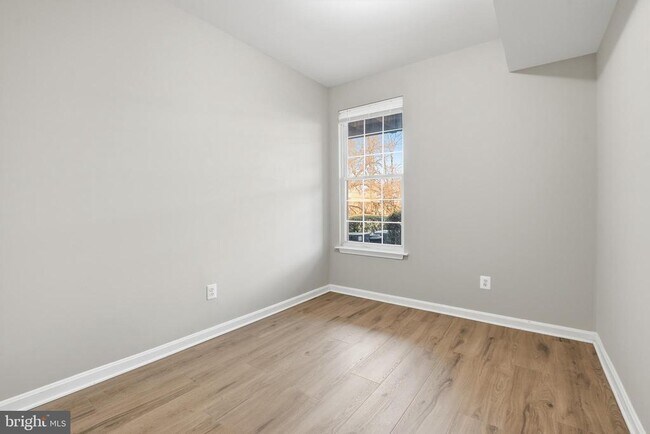 Building Photo - 9212 Azure Ct