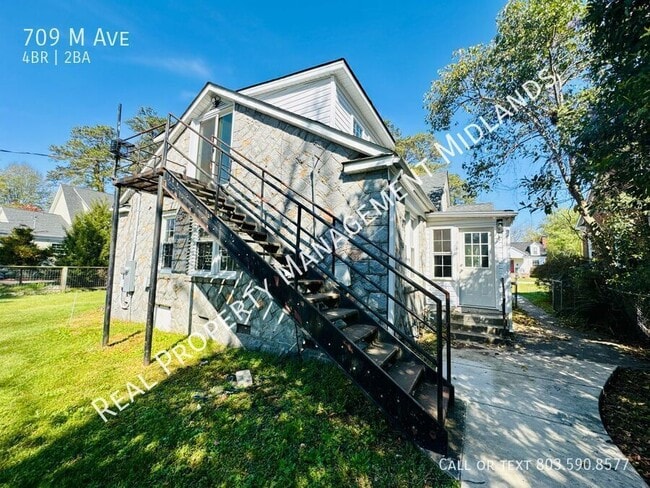 Building Photo - 709 M Ave