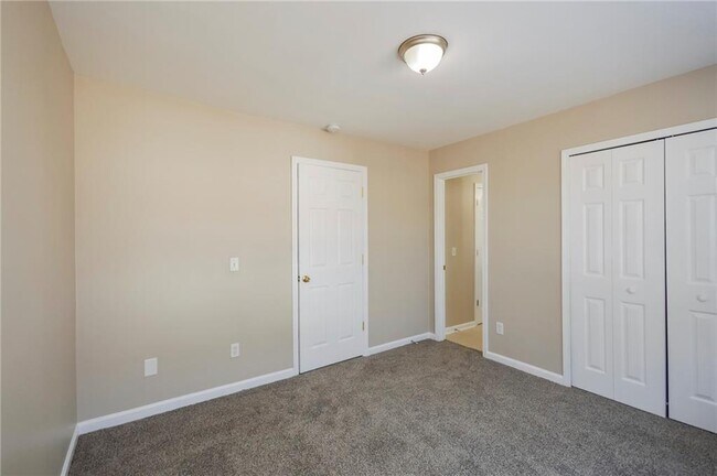Building Photo - 20 Snapdragon Ln
