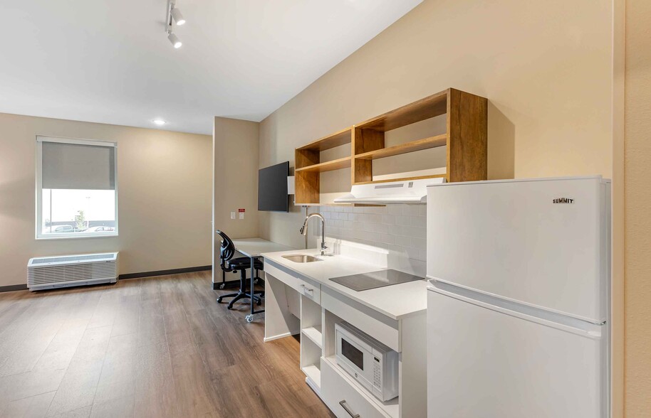 Building Photo - Furnished Studio-Belgrade - Bozeman - Yell...