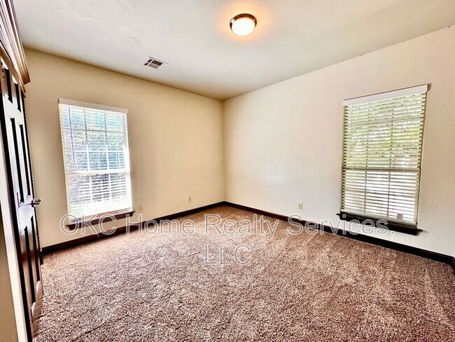 Building Photo - 1216 NW 190th Pl