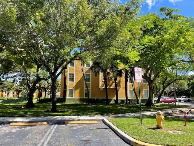 Building Photo - 2120 W Preserve Way