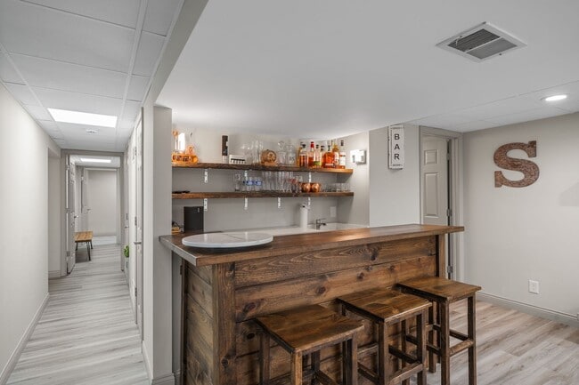 Building Photo - 12122 Royal Valley Dr