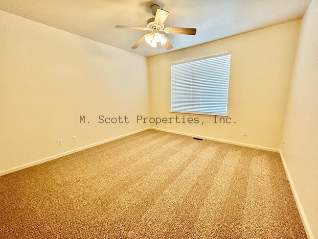 Building Photo - 1040 Aspen Grove Cir