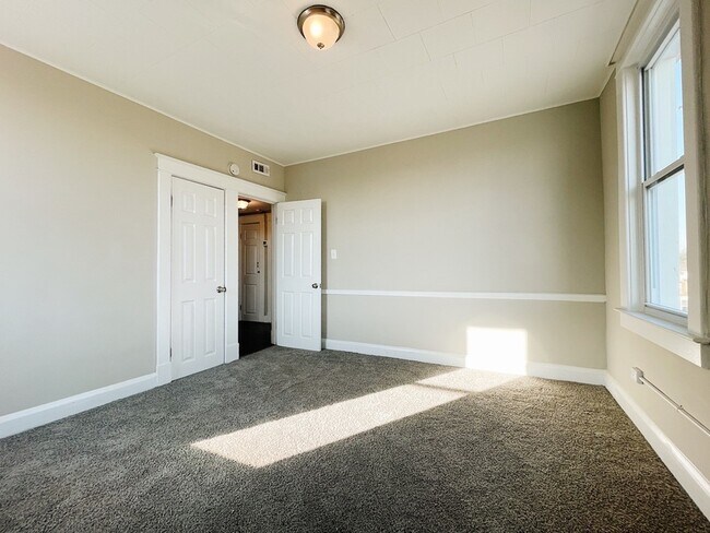 Building Photo - 3241 Cliftmont Ave