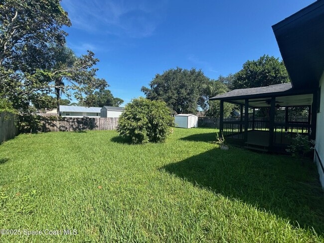 Building Photo - 5960 Eaglewalk Ave