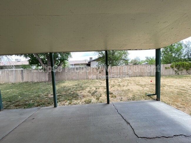 Building Photo - 626 Meadowood St