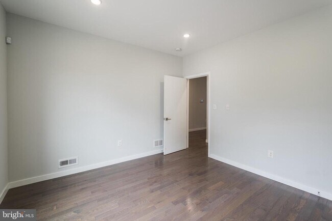 Building Photo - 1524 N 8th St