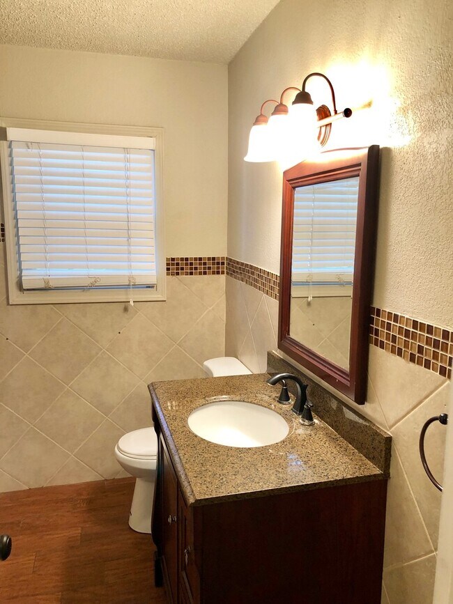 Building Photo - Charming Three Bedroom near TTU - July 2025!