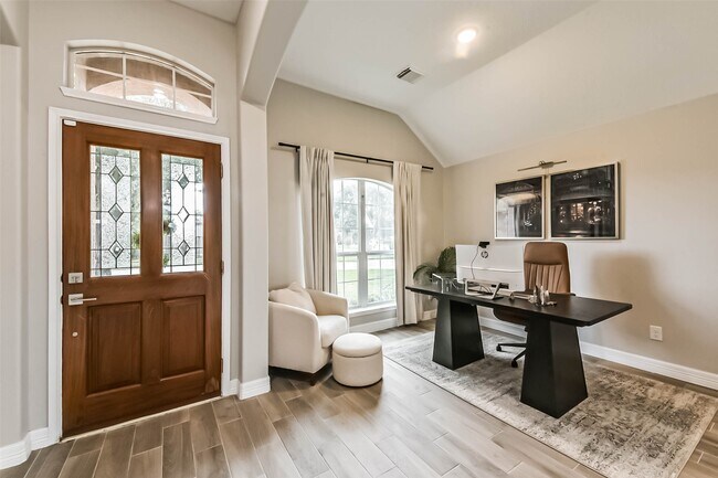 Building Photo - 10303 Stanbrook Dr