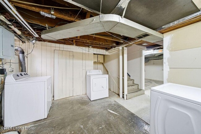 Building Photo - 1209 Valley Dr