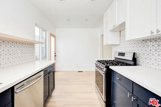 Building Photo - 2314 Glendale Blvd