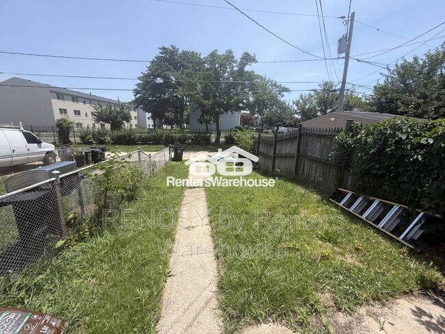 Building Photo - 2067 Larkhall Rd