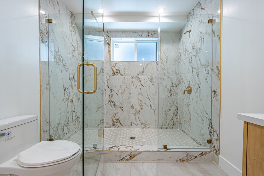 Building Photo - 242 N Dillon St