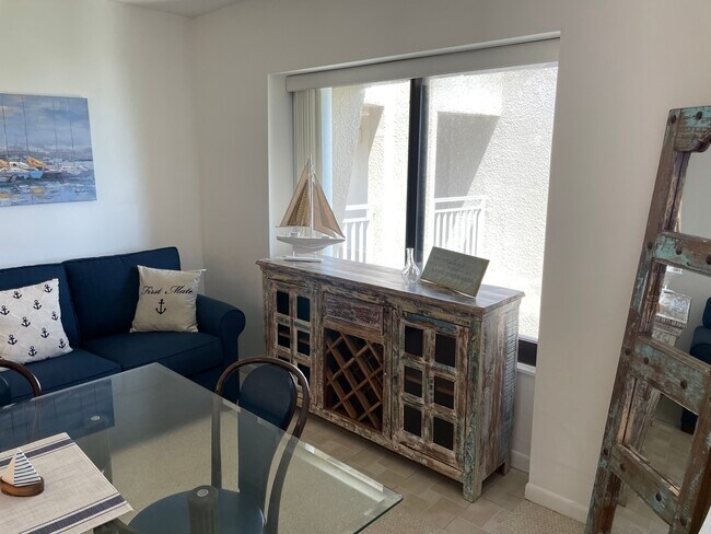 Dining Area - 4501 S Atlantic Ave