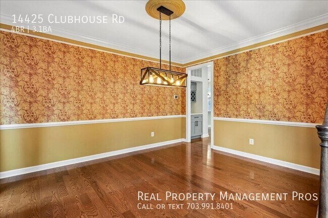 Building Photo - 14425 Clubhouse Rd