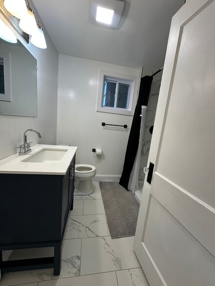 Building Photo - 545 Putnam Pike