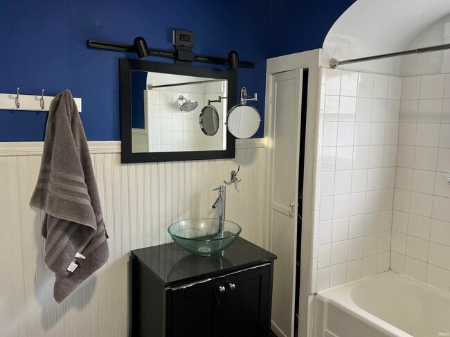 Building Photo - 1109 N Indiana Ave