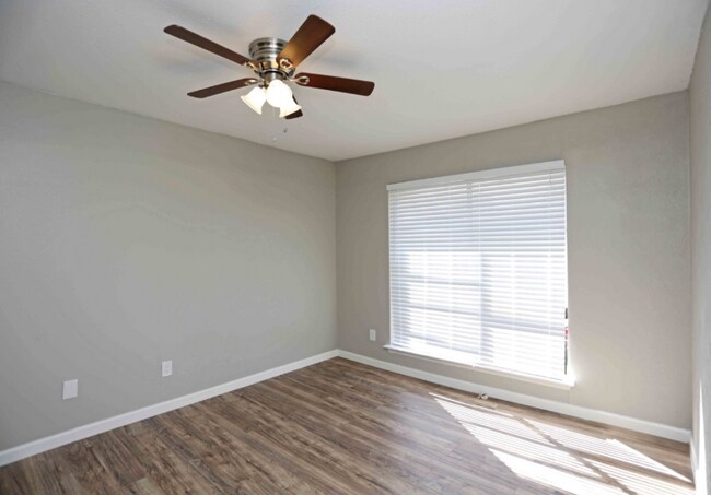 Building Photo - 9302 Beck Ave