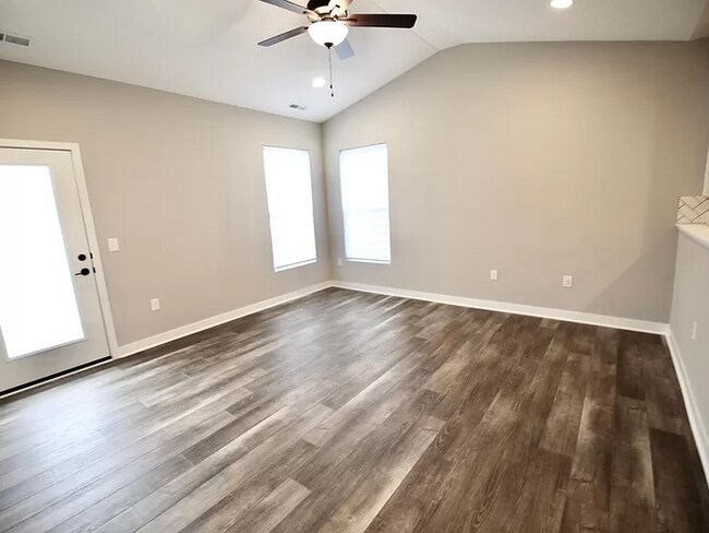 Building Photo - Charming 4 beds 3 baths in Powell!