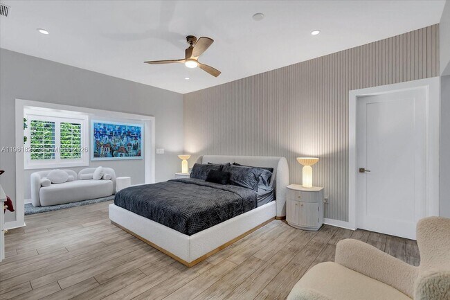 Building Photo - 231 Fluvia Ave