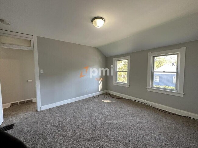 Building Photo - 6136-6138 Ray Ave