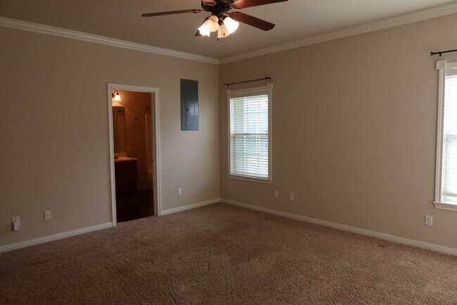 Building Photo - Charming 3-Bedroom Home with 2 Full Baths in Waco, TX - Perfect for Your Family!