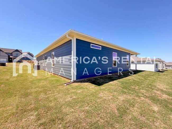 Building Photo - Modern Single Level Living at Havenridge!