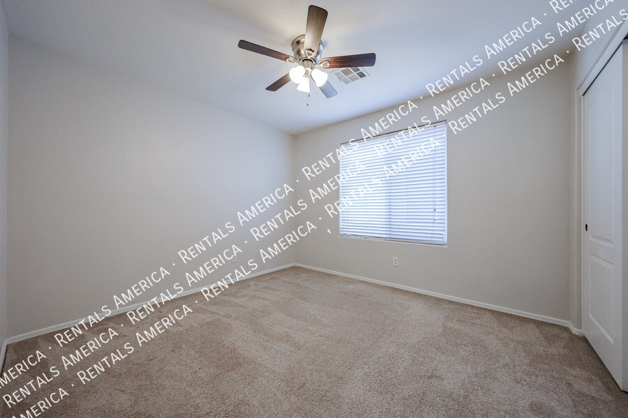 Building Photo - 44388 W Oster Dr