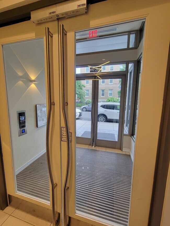 Building Photo - 2550 17th St NW