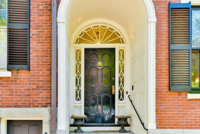 Building Photo - 48 Mt Vernon St