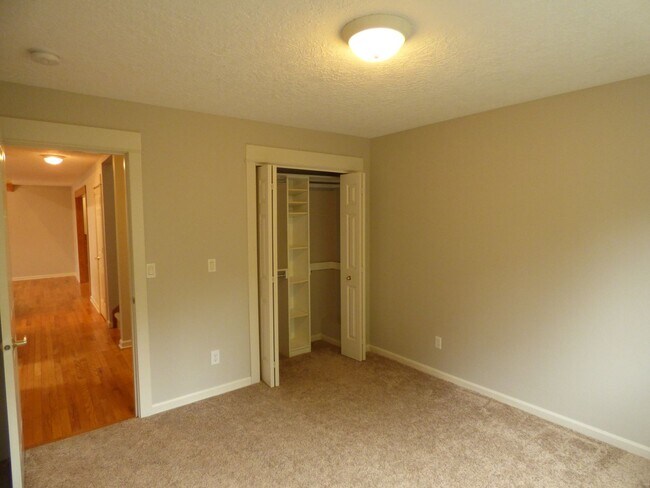 Building Photo - Rent Special: 1/2 Off January's Rent!