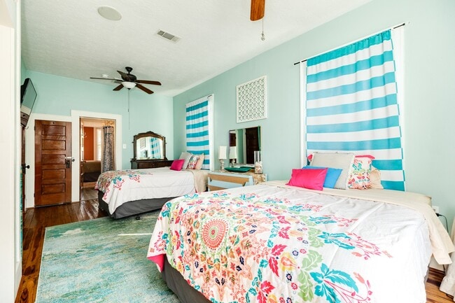 Building Photo - 4123 Avenue Q