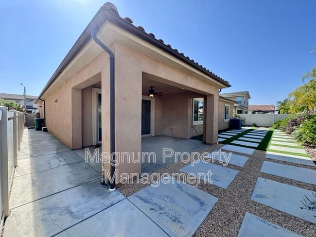 Building Photo - 34913 Limecrest Pl