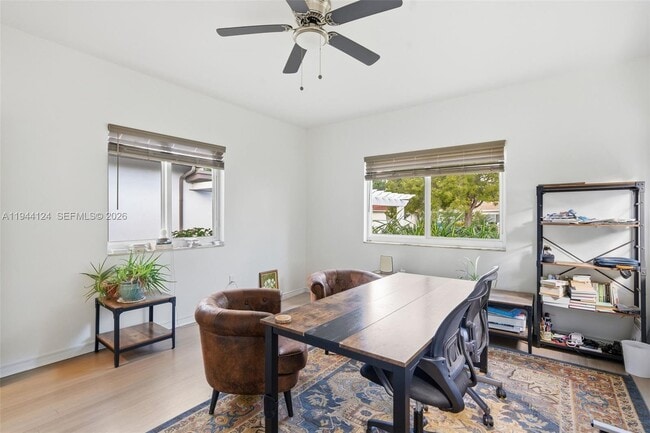 Building Photo - 950 S Shore Dr