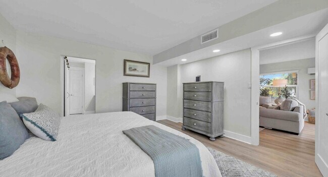 Building Photo - 925 Whelk Ct