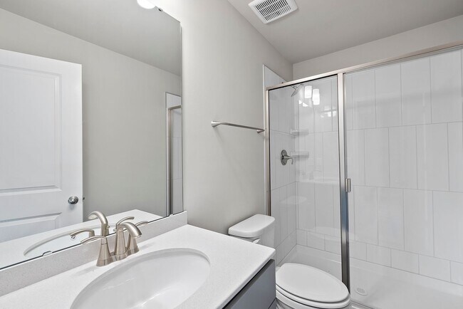 Building Photo - INCENTIVE OF $500 OFF FIRST MONTH'S RENT FOR THIS BEAUTIFUL Like-New 3BR Townhome in Durham Near ...