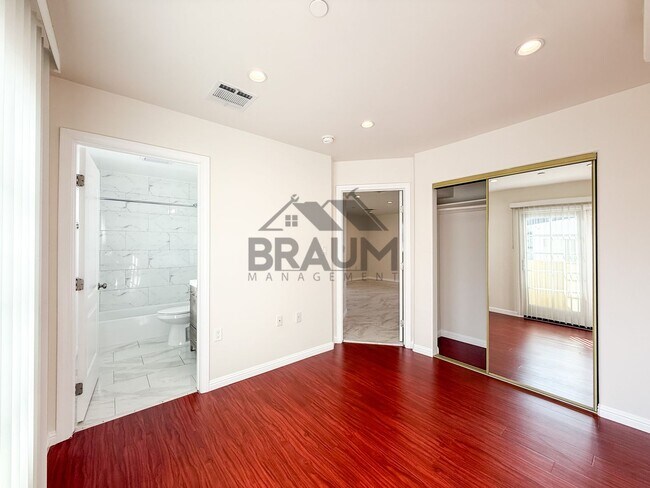 Building Photo - 1423 Franklin St