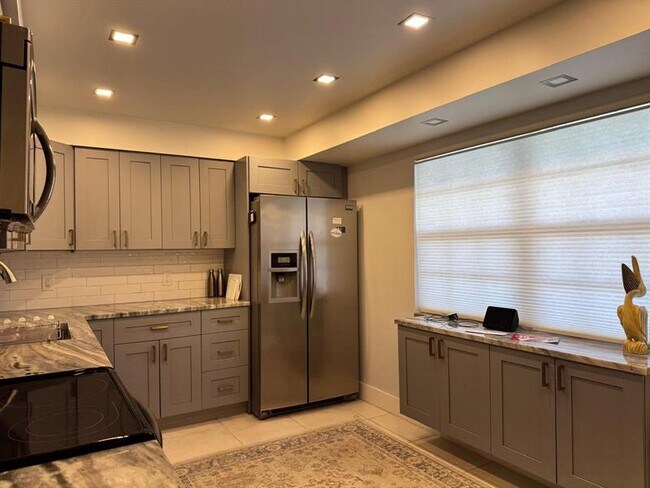 Primary Photo - 3510 Oaks Way