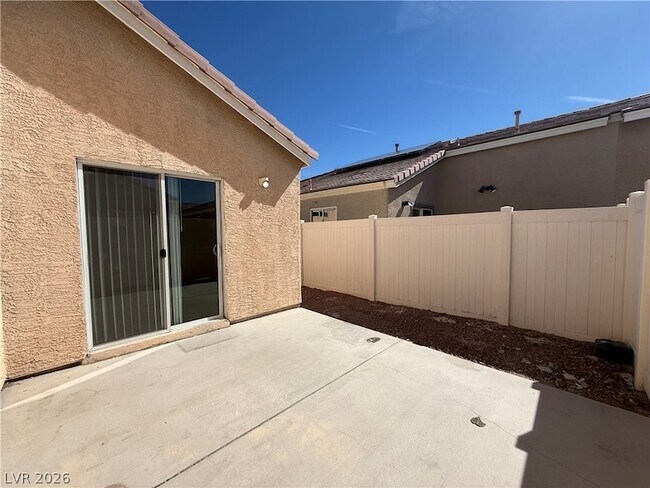 Building Photo - 8622 Lakota St