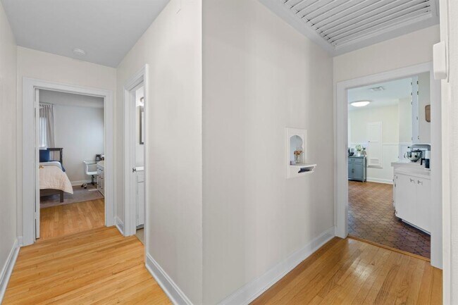 Building Photo - 3206 Kerbey Ln