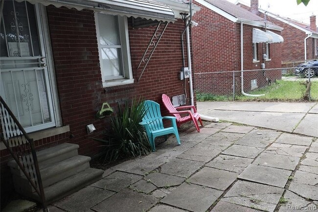 Building Photo - 5559 Bluehill St
