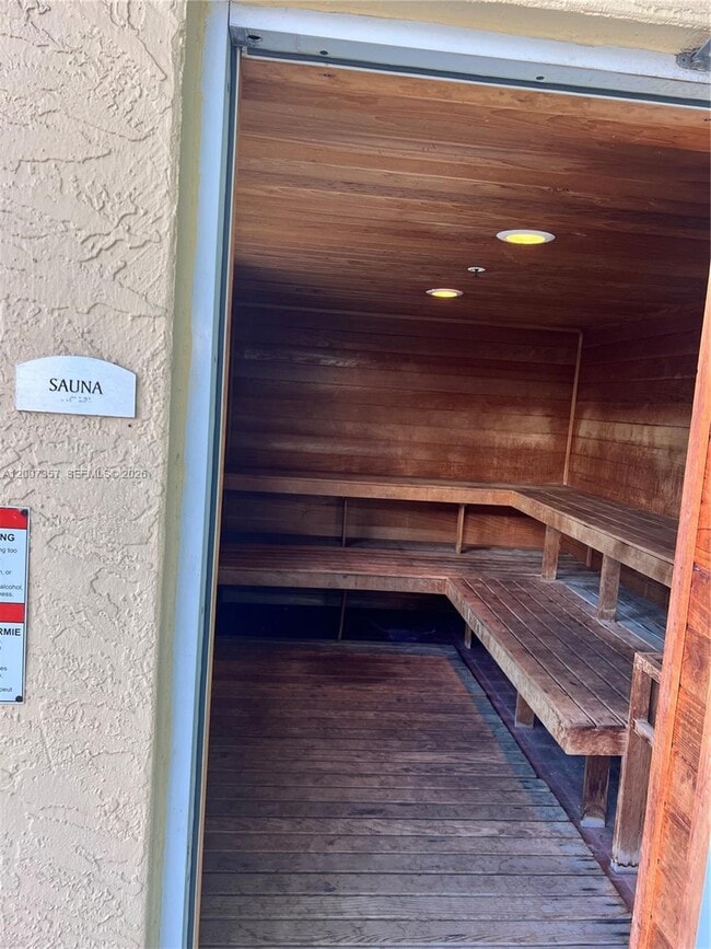 Building Photo - 2475 Brickell Ave