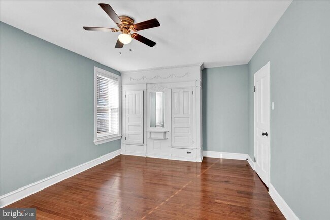 Building Photo - 205 Hermitage St