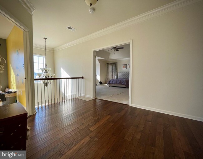 Building Photo - 42900 Southview Manor Dr
