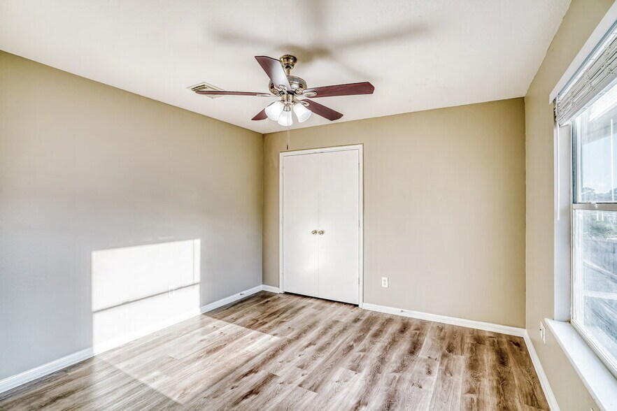 Building Photo - 7931 Evergreen Terrace Ln