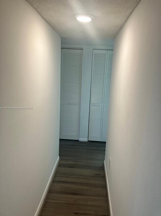 Building Photo - 1820 SW 81st Ave