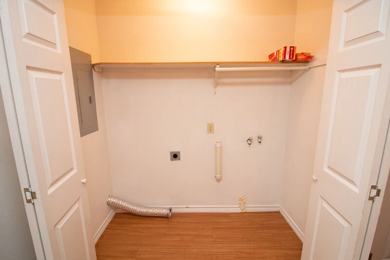 Building Photo - 114 Scofield Ave